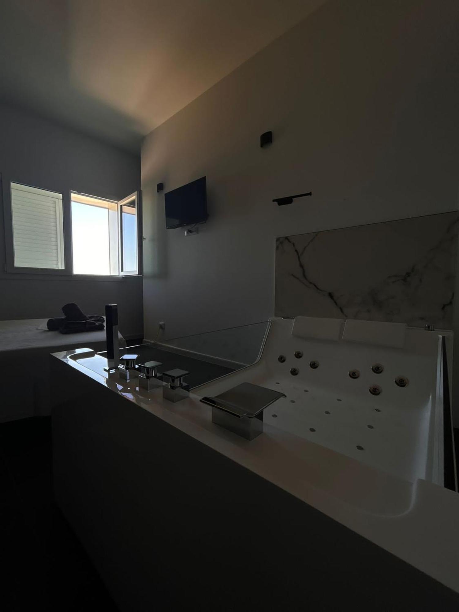 Bari Sea Paradise View (Adults Only) מראה חיצוני תמונה